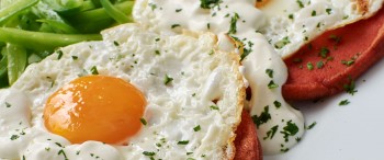 Huevos al Albañil con Salchichón Chimex