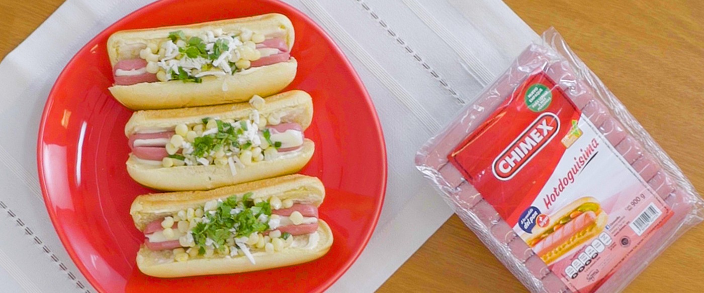 Hot dog con queso y esquites picositos