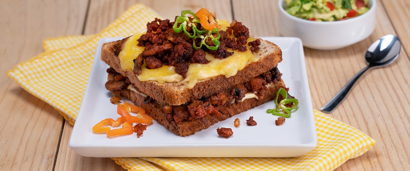 Sándwich Gratinando con Chorizo Ranchero Chimex